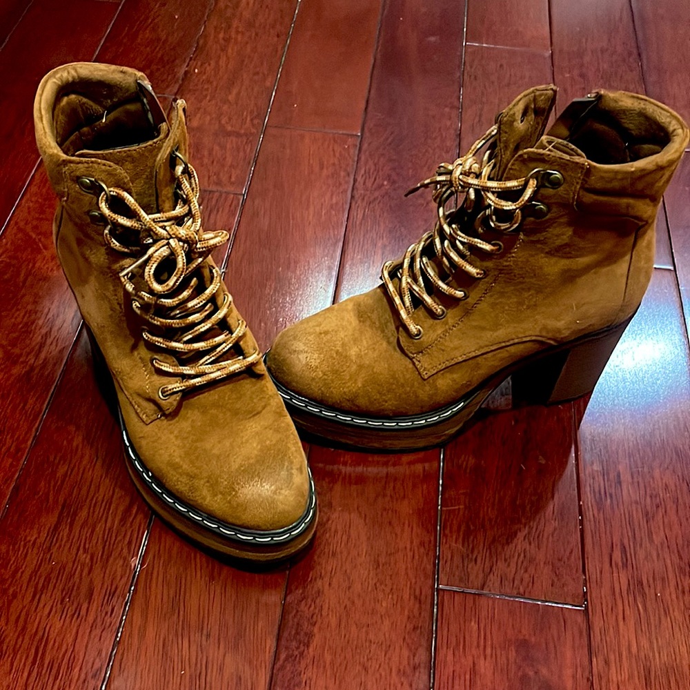 Suade tan boots. Like new.